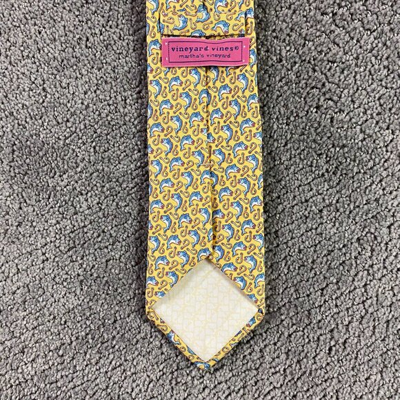 Vineyard Vines Necktie Tie Fish Hook Fishing Print Silk Made in the USA - Picture 4 of 7